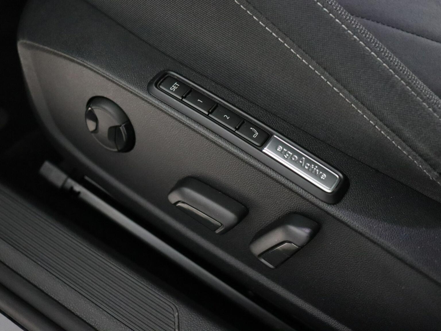 Volkswagen-Golf-10