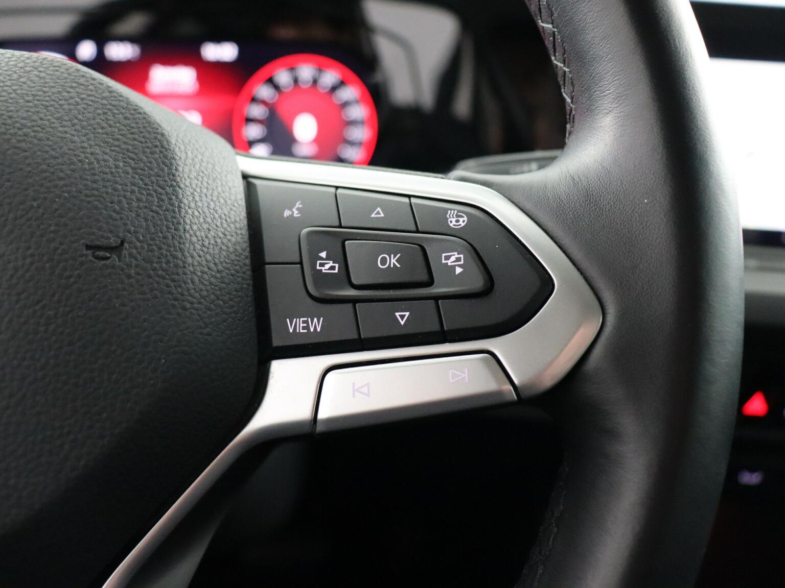 Volkswagen-Golf-16