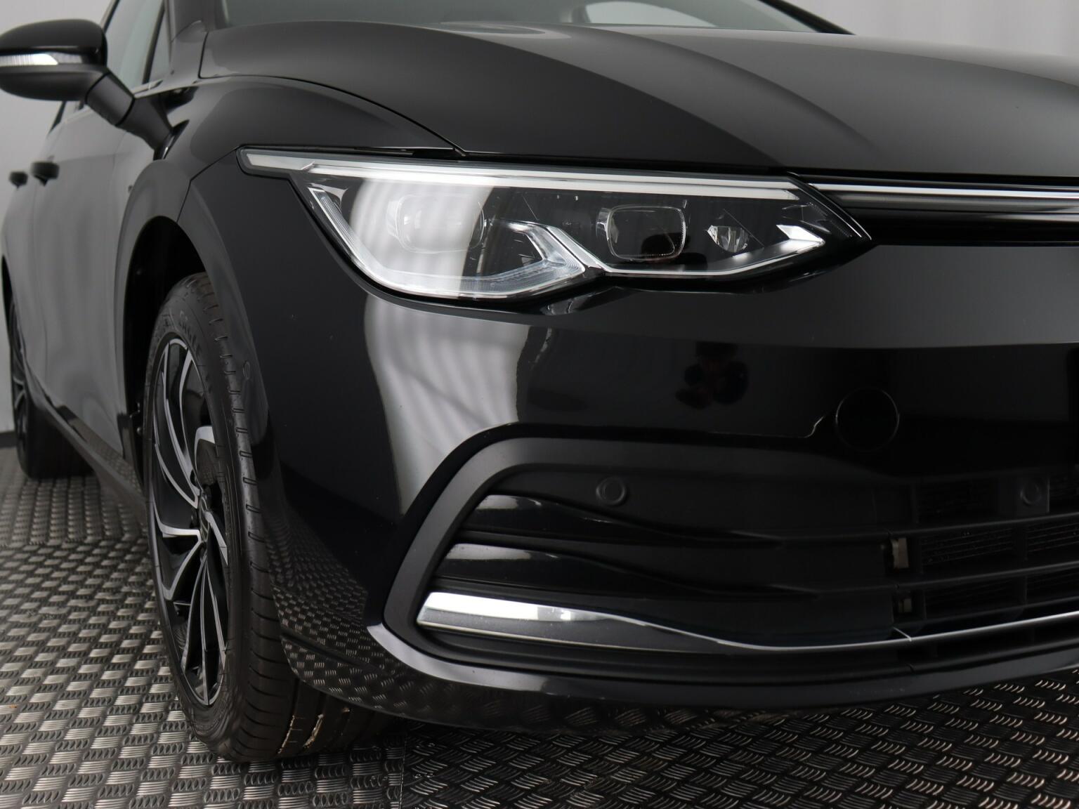Volkswagen-Golf-4